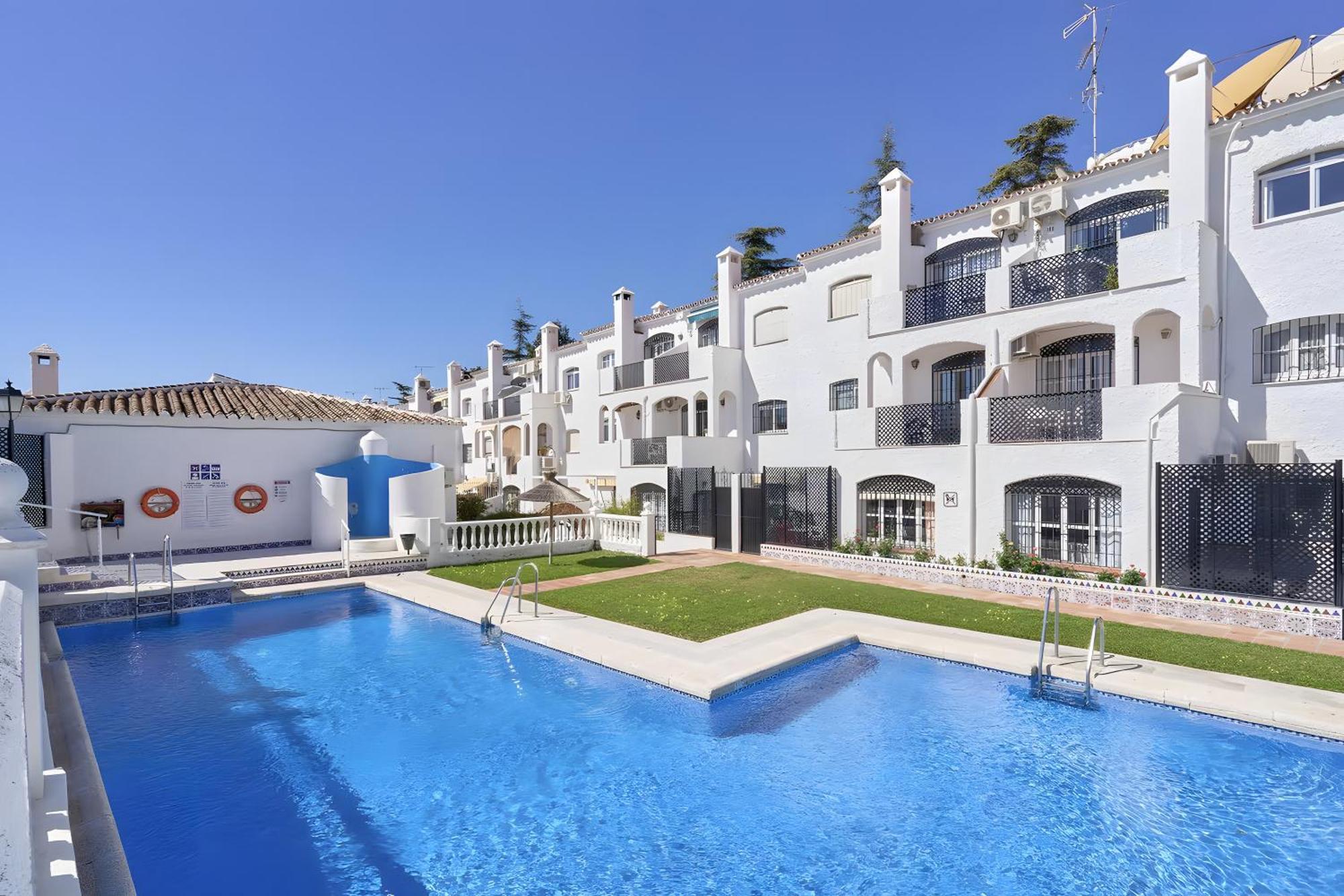 فيلا Casa Lena Town House With Pool نيرخا المظهر الخارجي الصورة