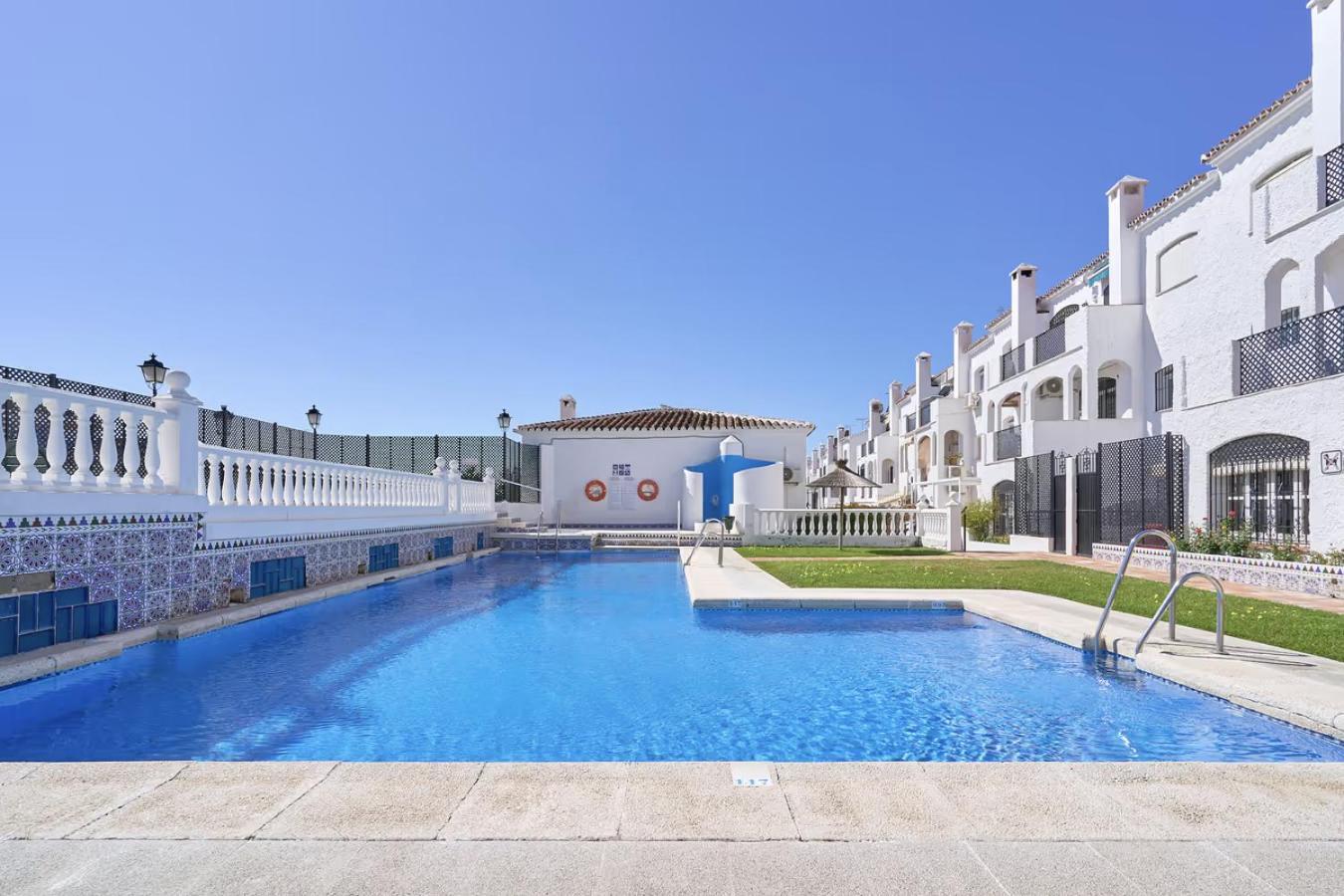 فيلا Casa Lena Town House With Pool نيرخا المظهر الخارجي الصورة